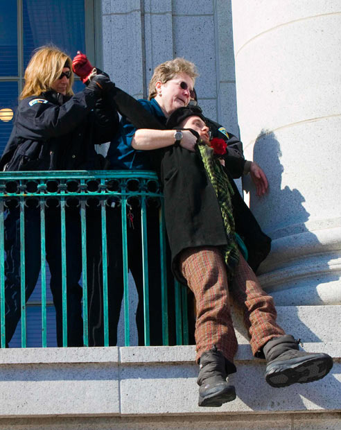 جوان آمريكايي معترض