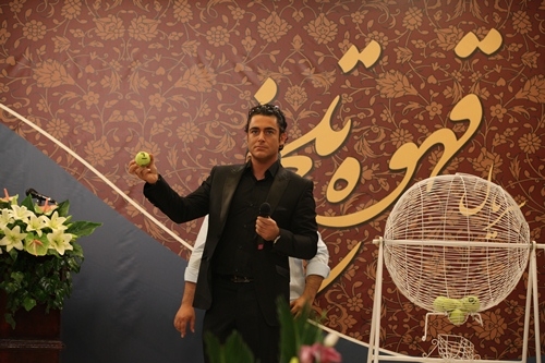 گلزار در مراسم قرعه کشی قهوه تلخ