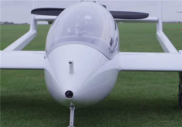 هواپیمای دوگانهسوز با قابلیت شاژ مستقیم هنگام پرواز هواپیمای دوگانهسوز با قابلیت شاژ مستقیم هنگام پرواز