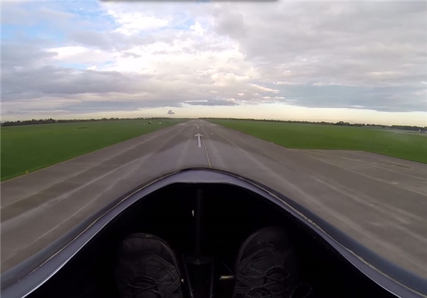 هواپیمای دوگانهسوز با قابلیت شاژ مستقیم هنگام پرواز هواپیمای دوگانهسوز با قابلیت شاژ مستقیم هنگام پرواز