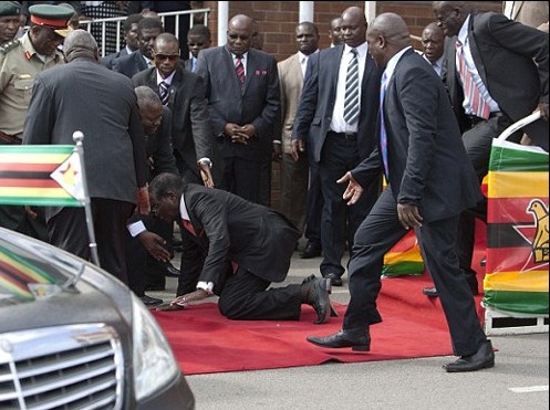 وقتی یک رئیس‌جمهور زمین می‌خورد