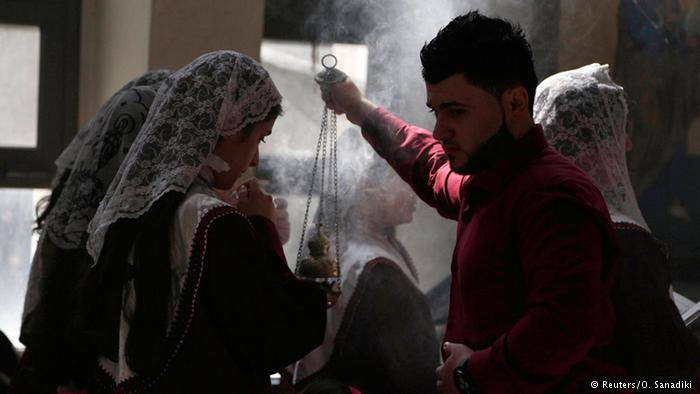 آزادی 19 مسیحی از دام داعش در پی پرداخت جزیه آزادی 19 مسیحی از دام داعش در پی پرداخت جزیه