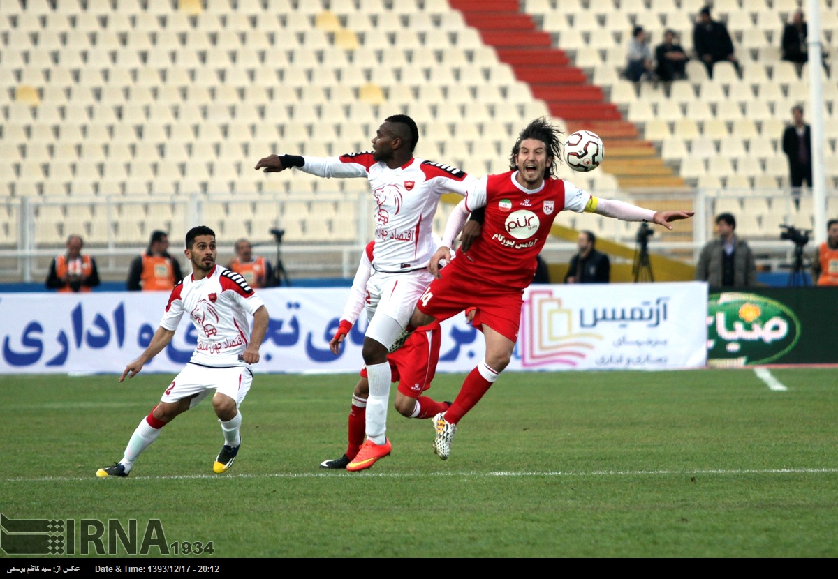 تراکتورسازی، پرسپولیس را برد استقلال را پایین کشید!(عکس/فیلم)