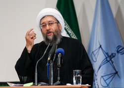 هشدار آملی‌ لاریجانی به فراریان از پرداخت مالیات