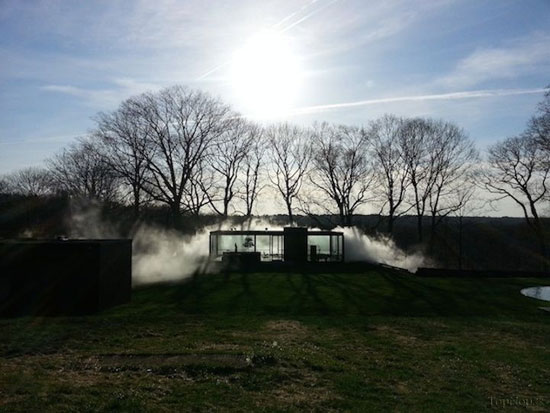 با یک دکمه خانه را غرق مِه کنید! (+عکس)