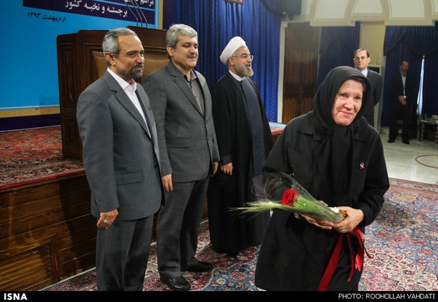 تجلیل از محققان و هنرمندان نخبه کشور با حضور روحانی (عکس)