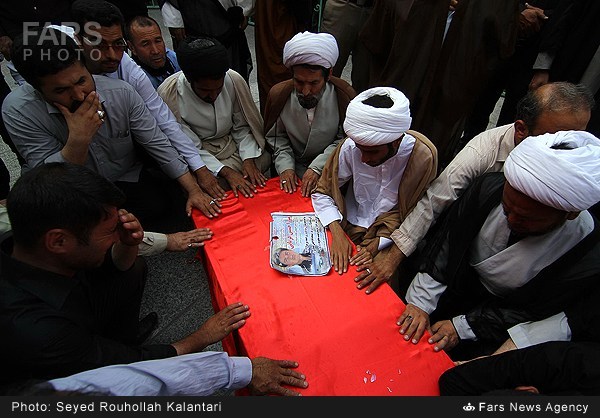 تشییع پیکر شهید مدافع حرم میرزا حسین قربانی در قم (عکس)