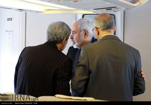 حاشیه هایی از سفر ظریف به وین (عکس)