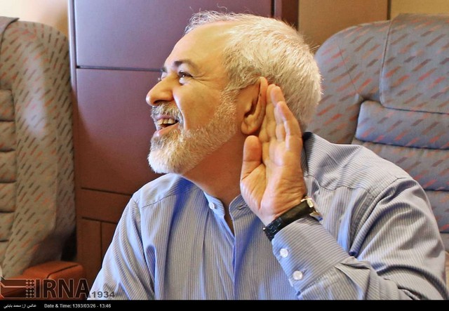 حاشیه هایی از سفر ظریف به وین (عکس)