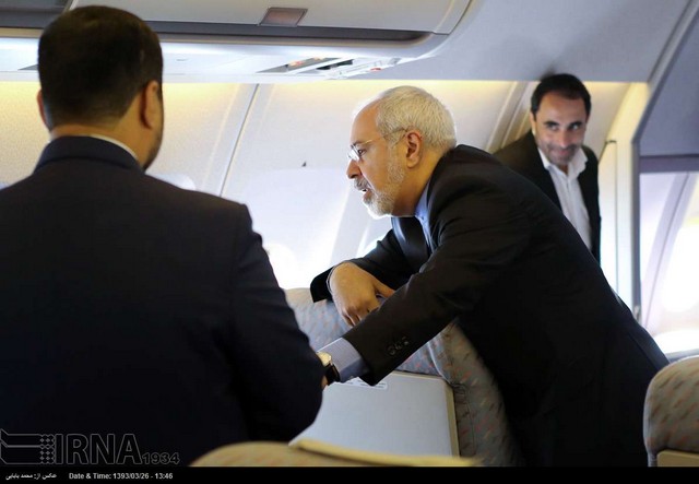 حاشیه هایی از سفر ظریف به وین (عکس)