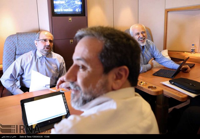 حاشیه هایی از سفر ظریف به وین (عکس)