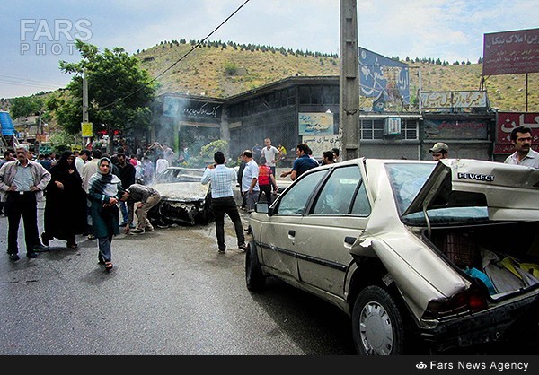 تصادف تریلر با 12 خودروی سواری (+عکس)