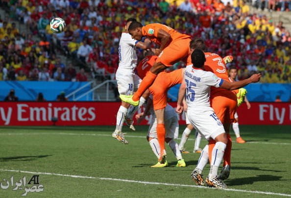 مسابقه فوتبال هلند و شیلی (عکس)