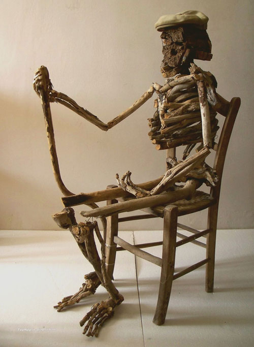 هنرنمایی عجیب با چوب‌های فرسوده (+عکس)
