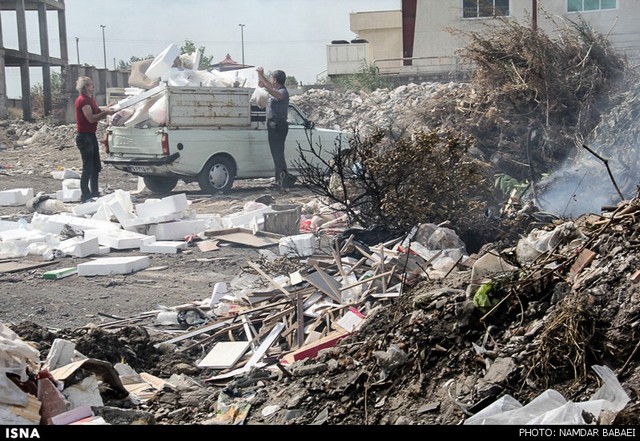 دپوی زباله‌ها در ساحل مازندران (عکس)