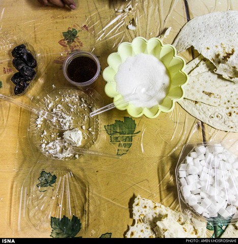 به سادگی افطار ، به برکت رمضان (عکس)