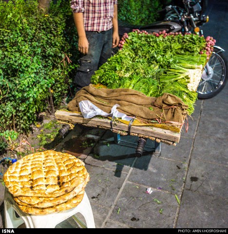 به سادگی افطار ، به برکت رمضان (عکس)