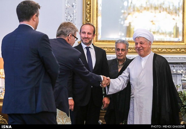 دیدار وزیر خارجه دانمارک با هاشمی (عکس)