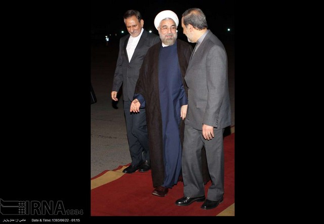 بازگشت روحانی به تهران (عکس)