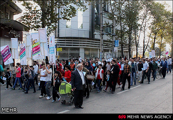 همایش پیاده روی خانوادگی در آمل (عکس)