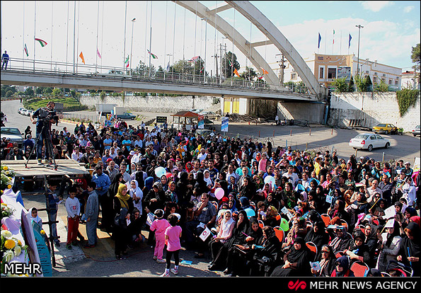 همایش پیاده روی خانوادگی در آمل (عکس)