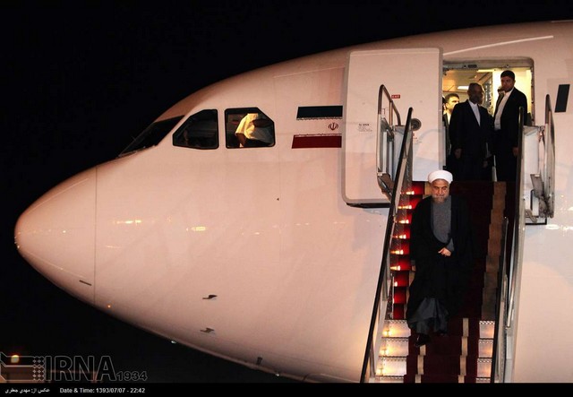 بازگشت روحانی به تهران (عکس)