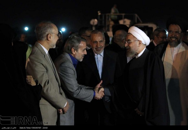 بازگشت روحانی به تهران (عکس)