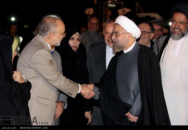 بازگشت روحانی به تهران (عکس)