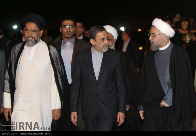 بازگشت روحانی به تهران (عکس)