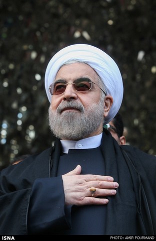 عزاداری عاشورا با حضور روحانی (عکس)