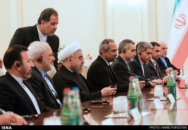 سفر رییس جمهور به باکو (عکس)