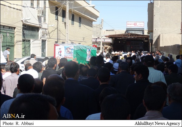 تشییع پیکر معلم شهید در زابل (عکس)