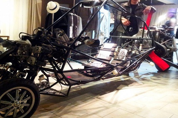 سریعترین موتورسیکلت پرنده جهان ساخته شد سریعترین موتورسیکلت پرنده جهان ساخته شد