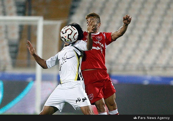 سوشاپنالتی زد، پرسپولیس صعودکرد(+عکس)