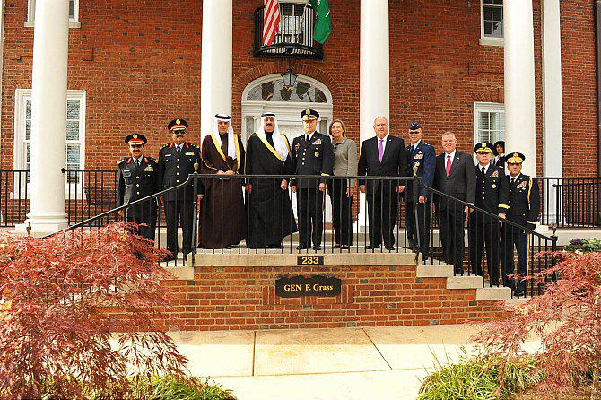 منابع آگاه: درخواست اوباما از پسر ملک عبدالله برای عادی سازی روابط با ایران / پسر پادشاه عربستان: به توافق هسته ای امیدواریم