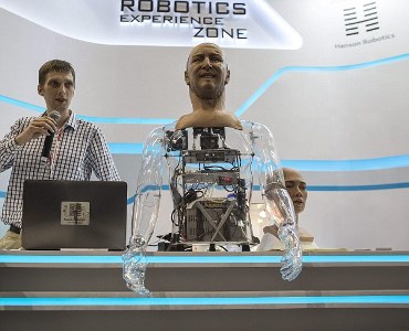 روباتی که چهره خوانی می کند