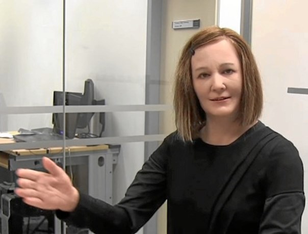 نادین؛ اولین ربات با شخصیت دنیا