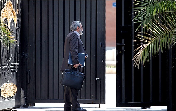 وزیر کشور می‌تواند ظریف باشد؟