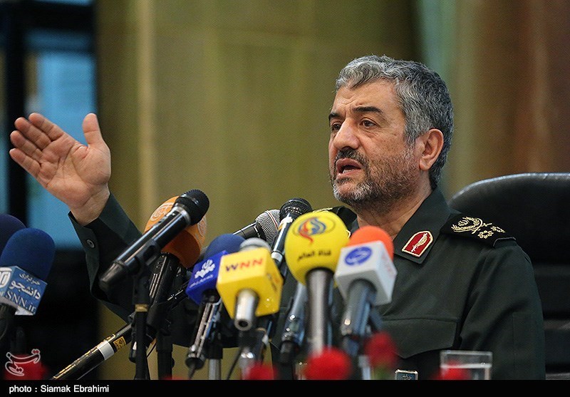 فرمانده سپاه: سیاست ما اعزام نیروی گسترده به سوریه نیست/ تهدیدات اصلی از مرزهای ایران دور شده است فرمانده سپاه: سیاست ما اعزام نیروی گسترده به سوریه نیست/ تهدیدات اصلی از مرزهای ایران دور شده است