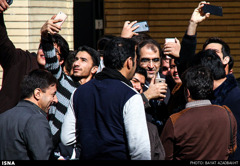 سلفی خرم ابادی ها با وزیر بهداشت (+عکس)