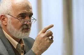 احمد توکلی: طرح تقویت بسیج با قانون اساسی مغایرت دارد