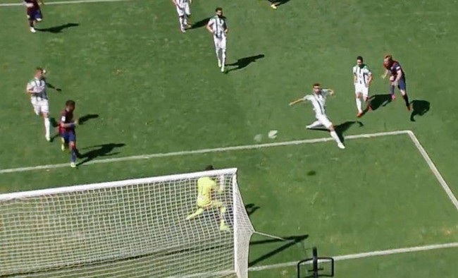 بارسا 8 گل زد و بالای جدول باقی ماند (+عکس)