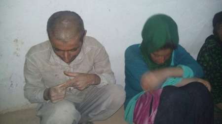 پیرمرد و فرزندان معلولش در خانه ای سوخته!