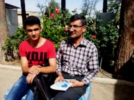 پدر و پسری که همکلاس هستند (+عکس)