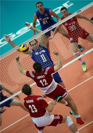 روسیه 2 - لهستان 3 / روسیه یک امتیاز برای ایران گرفت و حذف شد(عکس)