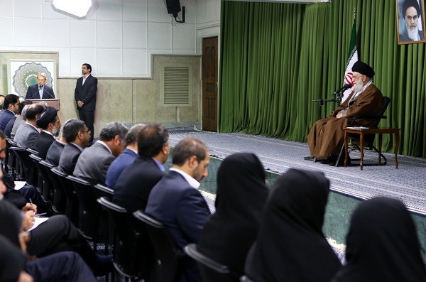 رهبر انقلاب: هسته ای به صورت گره در آمده است