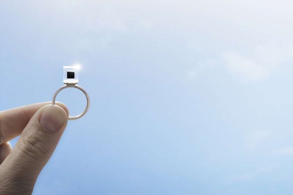 تبدیل ذرات آلوده هوا به جواهرآلات با فناوری جدید تبدیل ذرات آلوده هوا به جواهرآلات با فناوری جدید