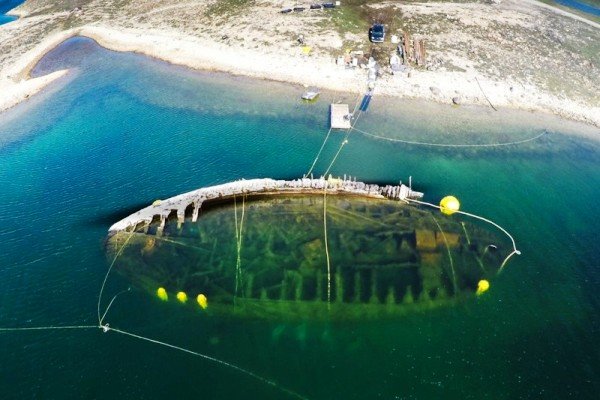 کشتی غرق شده زنده می شود کشتی غرق شده زنده می شود