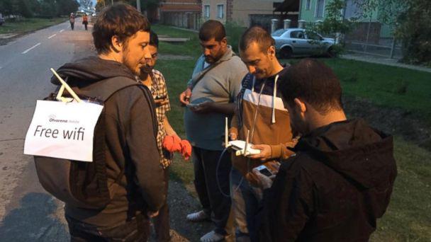 اینترنت رایگان برای پناهجویان اروپا (عکس)