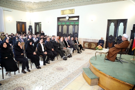 هاشمی رفسنجانی: برخی بخاطر حیات سیاسی خود به مذاکره کنندگان توهین می کنند